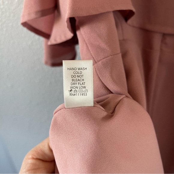Ruffled Off Shoulder Romper Dusty Pink Sleeveless Casual Jumpsuit Size Large - Picture 11 of 11
